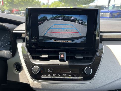 Used 2024 Toyota Corolla LE w/ LE Convenience Package FWD image 18