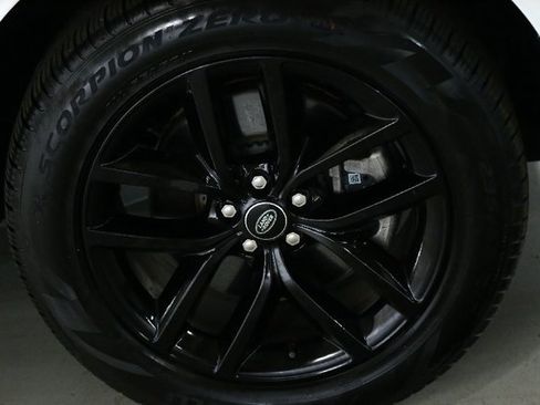 Used 2025 Land Rover Discovery Sport S image 39