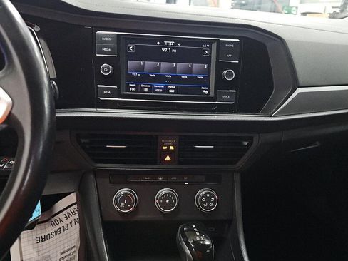 Used 2024 Volkswagen Jetta S image 8