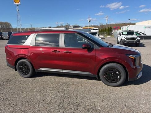 New 2026 Kia Carnival FWD image 2
