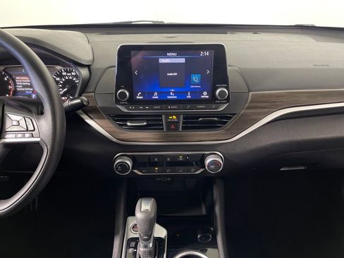 Used 2024 Nissan Altima 2.5 SV image 15