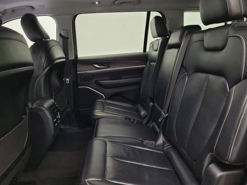 Used 2021 Jeep Grand Cherokee L Limited AWD/4WD image 18