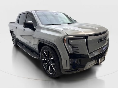 Used 2024 GMC Sierra EV Denali AWD/4WD image 4
