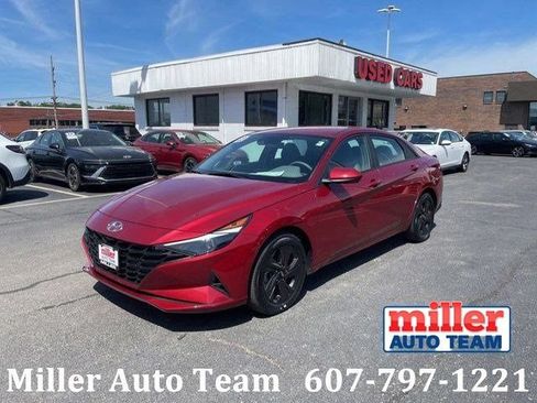 Used 2023 Hyundai Elantra SEL FWD image 1