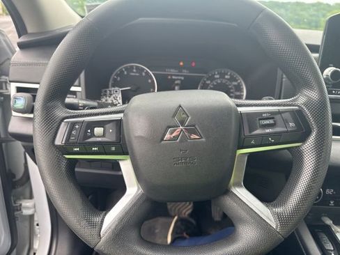 Used 2022 Mitsubishi Outlander ES FWD image 41