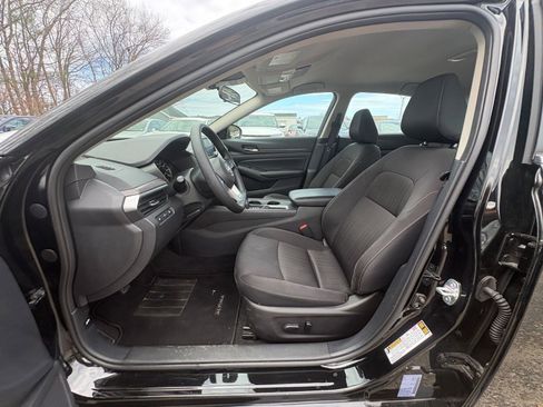 Used 2025 Nissan Altima 2.5 SV image 24