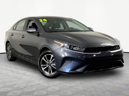 Certified 2024 Kia Forte LXS w/ LXS Technology Package FWD image 3