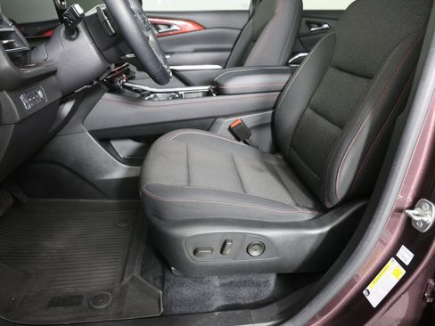 Used 2024 Chevrolet Traverse Z71 image 14