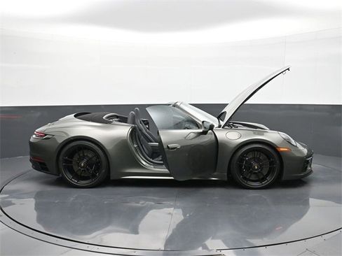 Used 2024 Porsche 911 Carrera GTS image 27