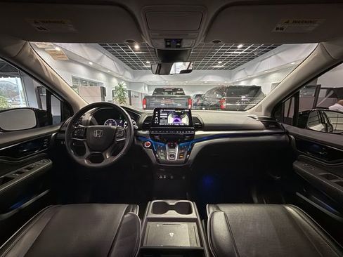 Used 2025 Honda Odyssey Elite image 16