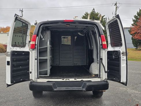 Used 2014 Chevrolet Express 2500 image 14