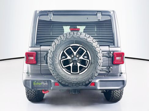 Used 2025 Jeep Wrangler Unlimited Rubicon AWD/4WD image 7