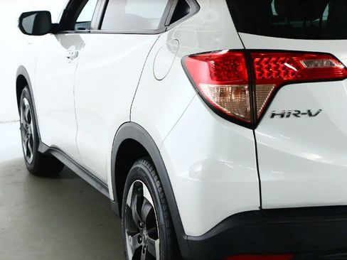 Used 2018 Honda HR-V EX image 41