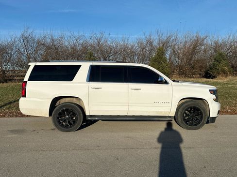 Used 2019 Chevrolet Suburban Premier image 15