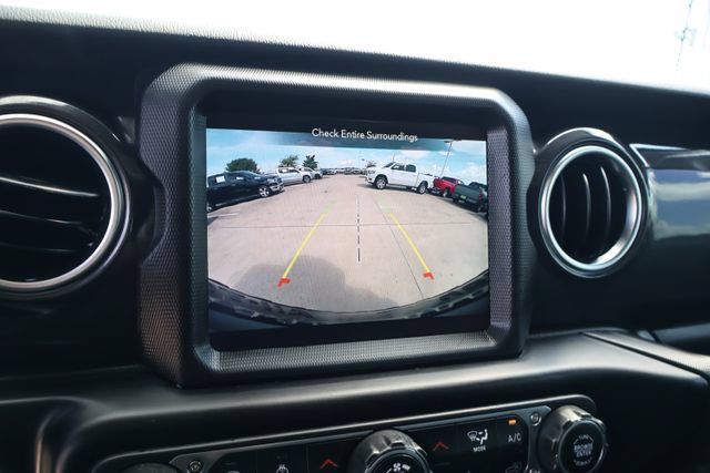 Used 2022 Jeep Wrangler Unlimited Rubicon AWD/4WD image 17
