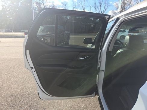 Used 2021 Chevrolet Traverse RS image 29