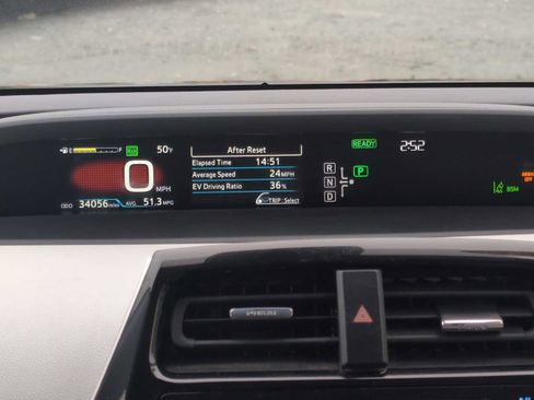 Used 2018 Toyota Prius Two image 12