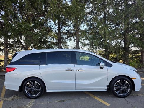Used 2023 Honda Odyssey Elite image 9