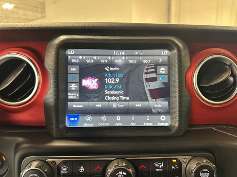 Used 2021 Jeep Wrangler Unlimited Rubicon w/ Xtreme Recon 35" Tire Package AWD/4WD image 32
