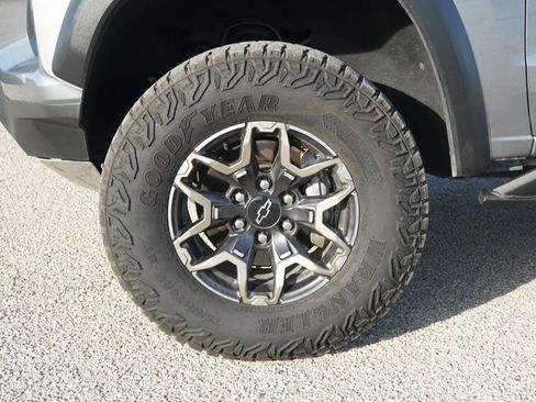 Used 2024 Chevrolet Colorado ZR2 w/ Safety Package image 12