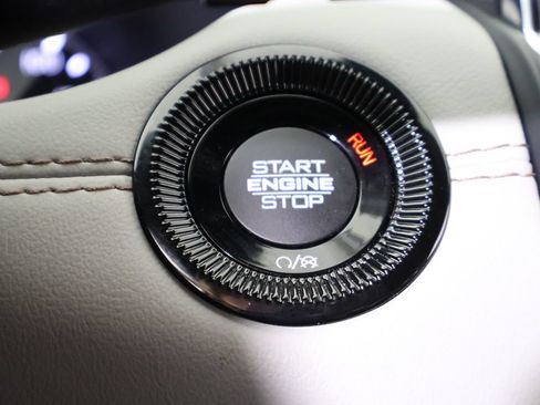 Used 2025 Jeep Compass Limited AWD/4WD image 39