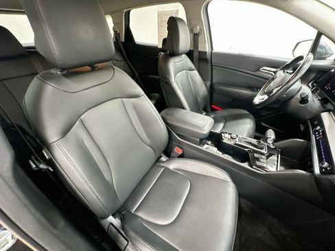 Used 2023 Kia Sportage EX FWD image 26