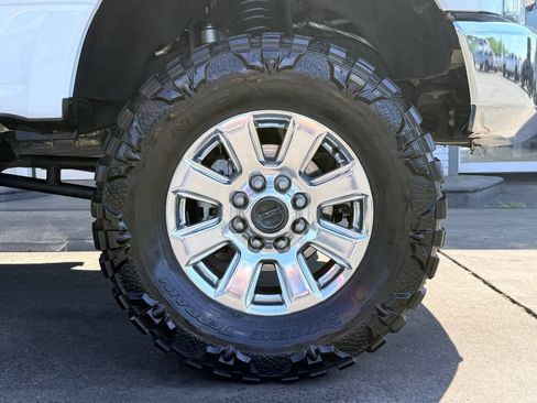 Used 2022 Ford F250 Lariat w/ Lariat Ultimate Package AWD/4WD image 12