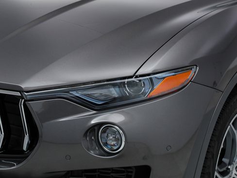 Certified 2023 Maserati Levante GT AWD/4WD image 9