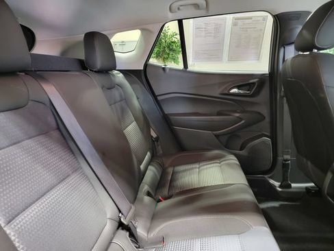 Used 2024 Chevrolet Trax LT w/ Driver Confidence Package FWD image 15