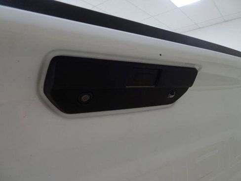 Used 2021 Chevrolet Silverado 1500 W/T w/ WT Value Package AWD/4WD image 12