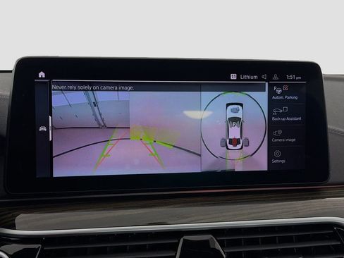 Used 2021 BMW M550i xDrive w/ Dynamic Handling Package image 15