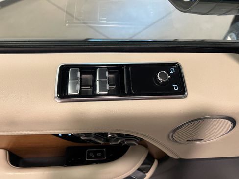 Used 2019 Land Rover Range Rover Supercharged AWD/4WD image 25
