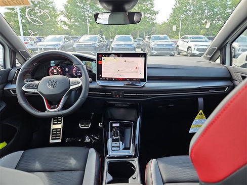 New 2025 Volkswagen GTI SE image 4