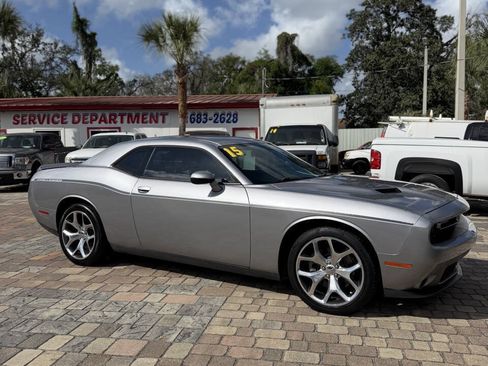 Used 2015 Dodge Challenger SXT Plus w/ Technology Group RWD image 3
