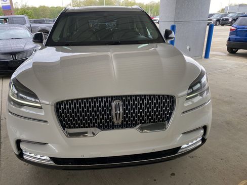 Used 2021 Lincoln Aviator Reserve w/ Equipment Group 201A image 2