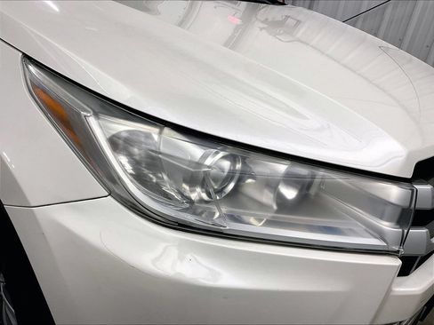 Used 2017 Toyota Highlander XLE w/ Protection Package #3 AWD/4WD image 35