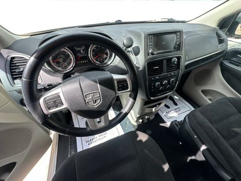 Used 2018 Dodge Grand Caravan SE w/ Rear Park Assist Package FWD image 30