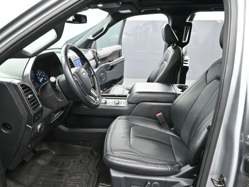 Used 2021 Ford Expedition Limited image 12