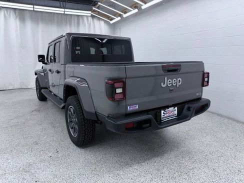 Used 2022 Jeep Gladiator Overland w/ LED Lighting Group AWD/4WD image 4