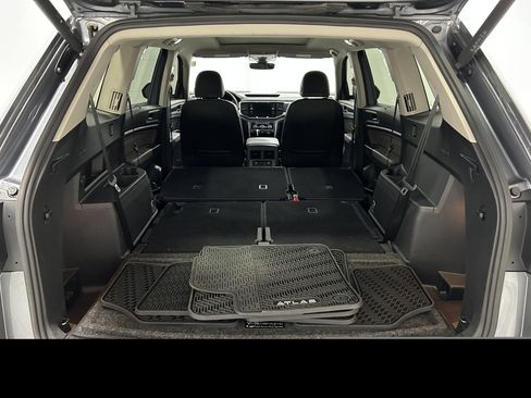Used 2023 Volkswagen Atlas SEL R-Line AWD/4WD image 38