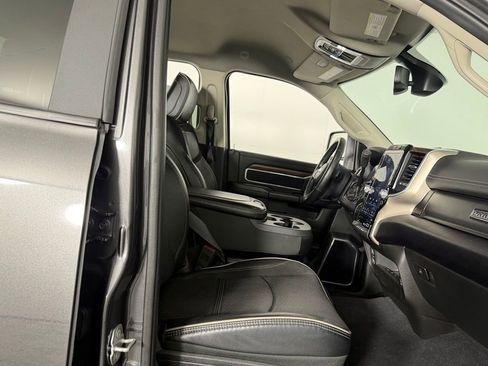 Used 2024 RAM 2500 Laramie AWD/4WD image 30