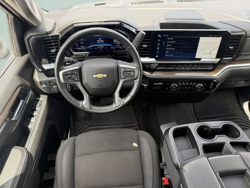 Used 2025 Chevrolet Silverado 2500 LT w/ Convenience Package AWD/4WD image 17