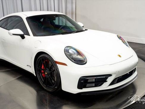 Used 2022 Porsche 911 Carrera GTS RWD image 3