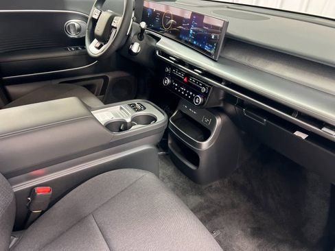 New 2026 Hyundai Ioniq 9 SE image 17