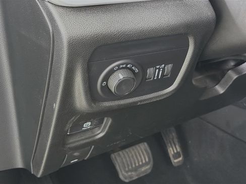 Used 2024 Jeep Grand Cherokee L Laredo w/ Luxury Tech Group I RWD image 13