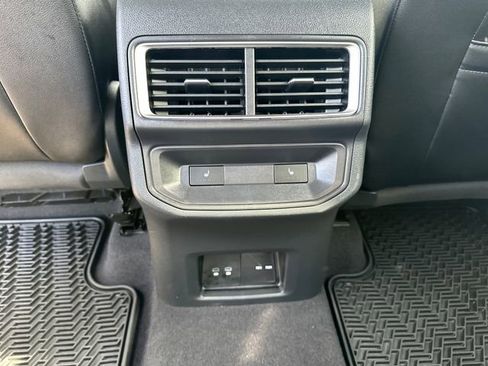 Certified 2024 Volkswagen Atlas Cross Sport SEL Premium R-Line AWD/4WD image 32