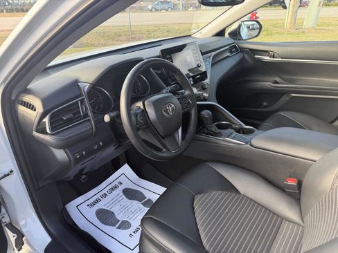 Used 2024 Toyota Camry SE w/ Convenience Package image 13