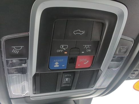 Used 2023 RAM 1500 Laramie image 24