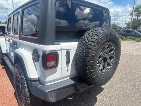 Used 2019 Jeep Wrangler Unlimited Sahara AWD/4WD image 22