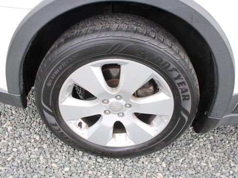 Used 2011 Subaru Outback 2.5i Premium AWD/4WD image 24